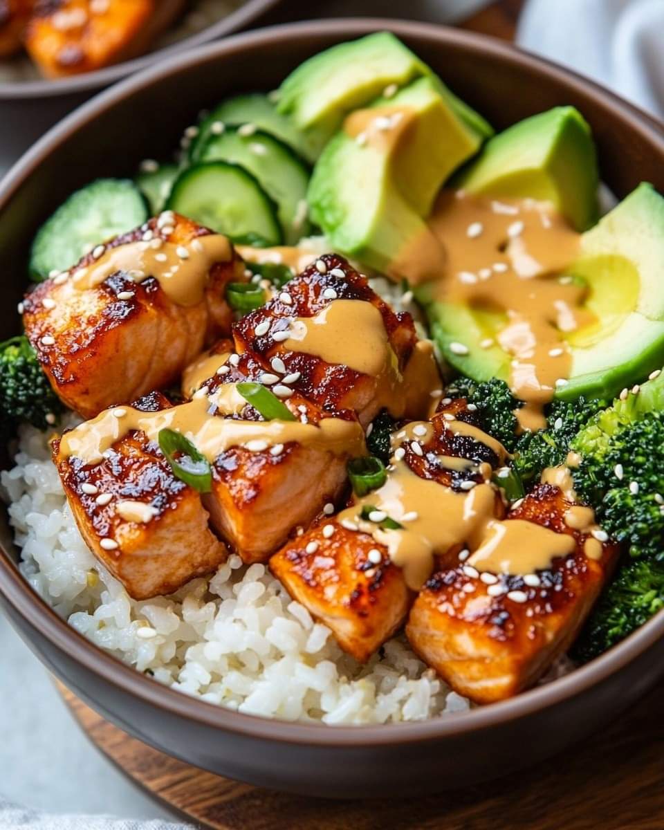 Salmon poke bowl